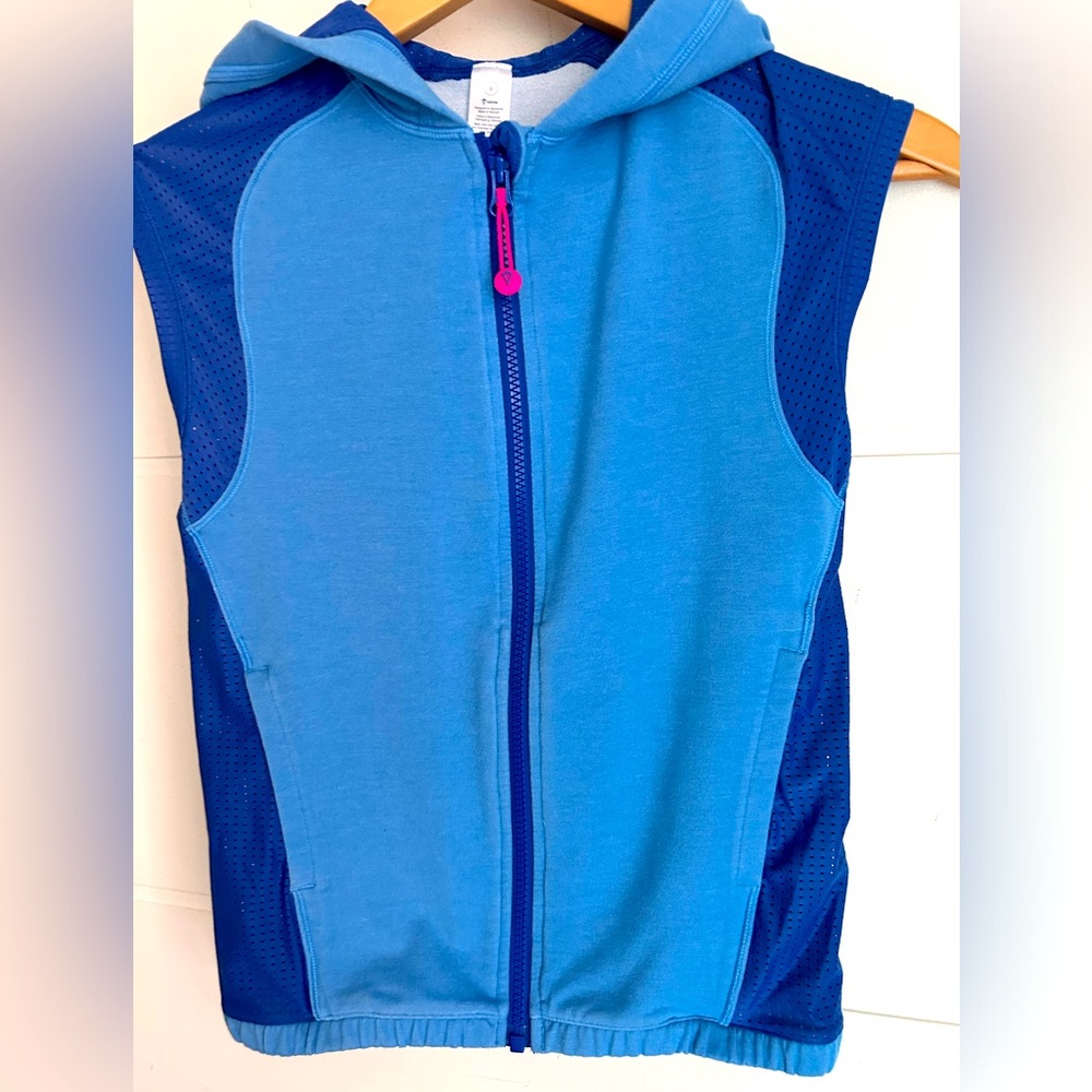 IVIVVA girls size 8 blue vest jacket